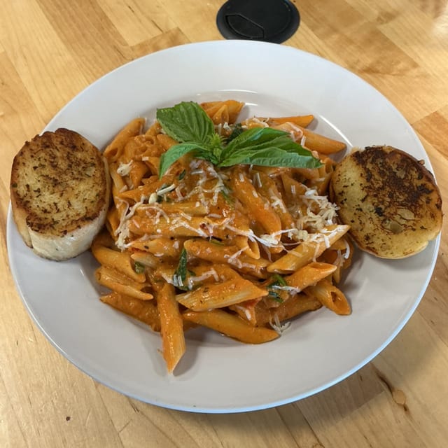 Penne Sugo Rosa Pasta.